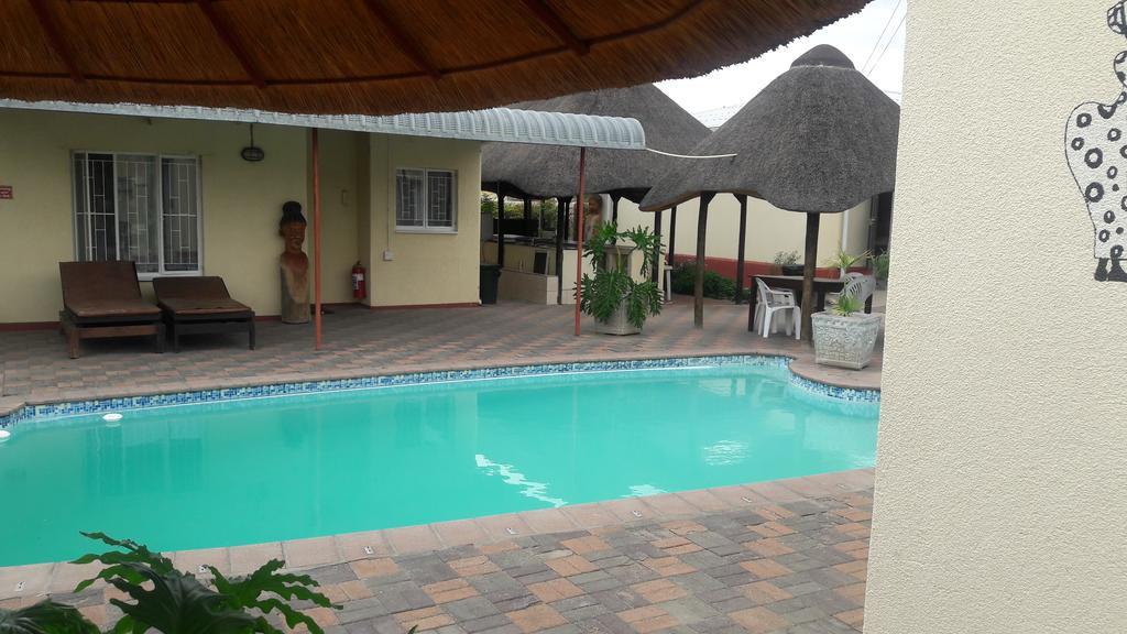 Guesthouse Villa Nina โอกาฮันด์จา ภายนอก รูปภาพ