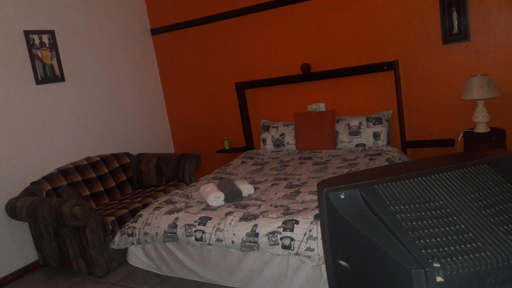 Guesthouse Villa Nina โอกาฮันด์จา ภายนอก รูปภาพ