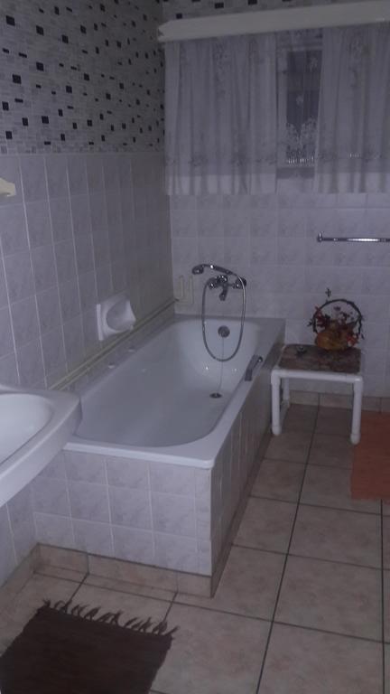 Guesthouse Villa Nina โอกาฮันด์จา ภายนอก รูปภาพ