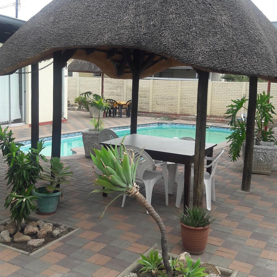 Guesthouse Villa Nina โอกาฮันด์จา ภายนอก รูปภาพ