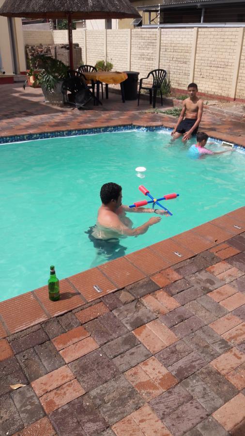 Guesthouse Villa Nina โอกาฮันด์จา ภายนอก รูปภาพ