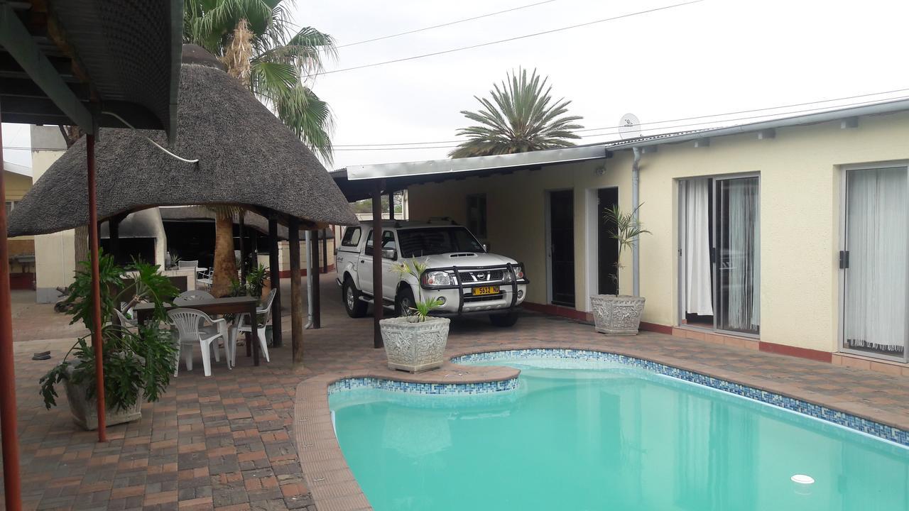 Guesthouse Villa Nina โอกาฮันด์จา ภายนอก รูปภาพ
