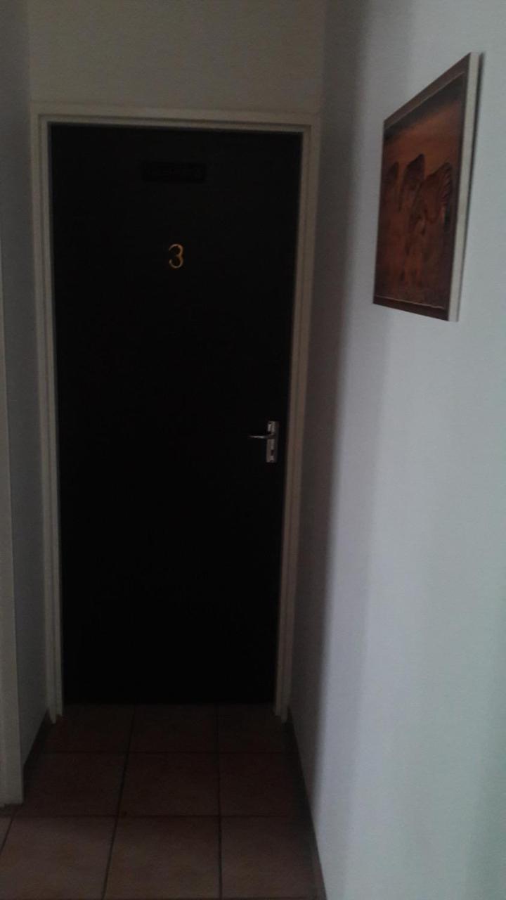 Guesthouse Villa Nina โอกาฮันด์จา ภายนอก รูปภาพ